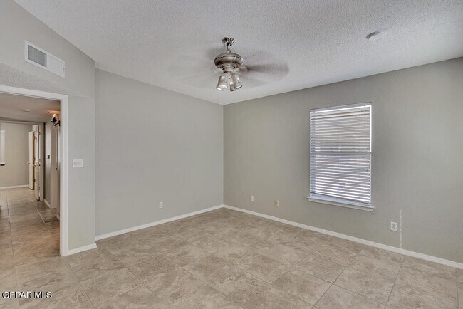 Building Photo - 10917 Loma Alta Pl