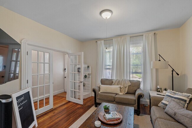 Building Photo - Rexford Main Street