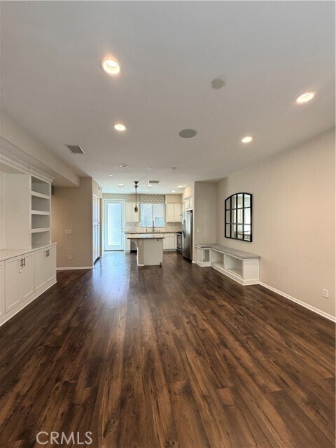 Building Photo - 422 W Rte 66