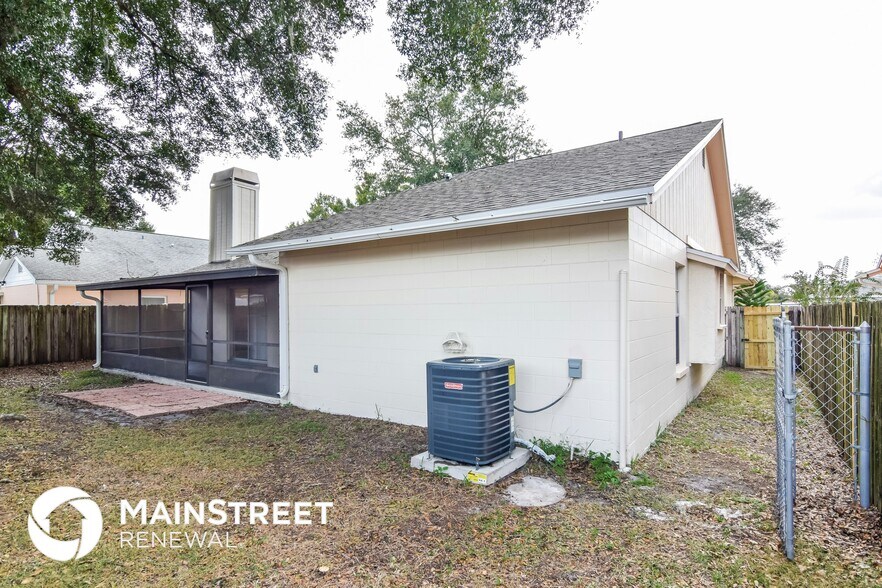 Building Photo - 13210 Silvercreek Dr