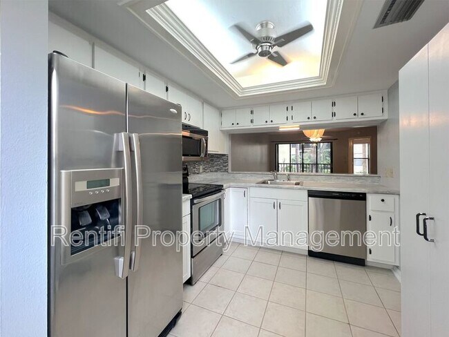 Building Photo - 15051 Parkside Dr