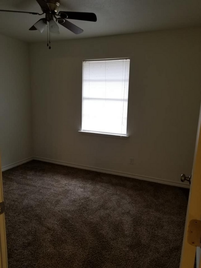 Building Photo - NISD Home