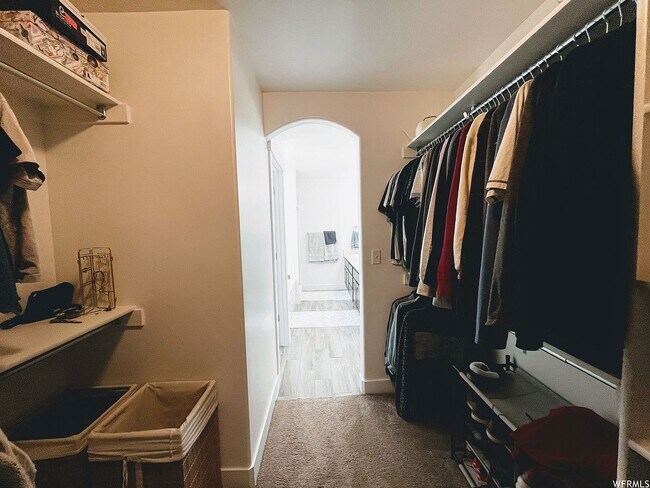 Building Photo - 616 W 4050 N