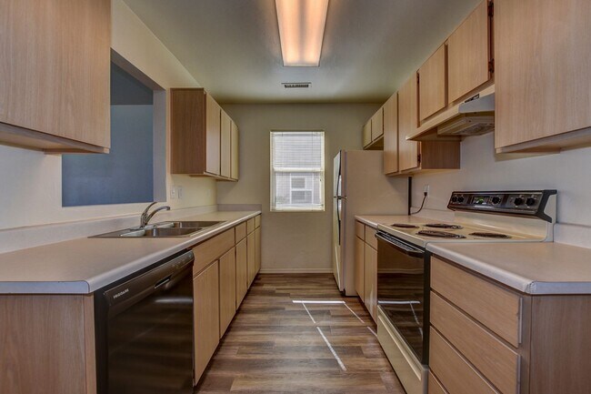 Building Photo - 6220 N Buckboard Dr