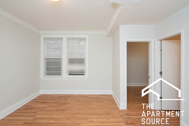 Building Photo - 1255 N Harding Ave