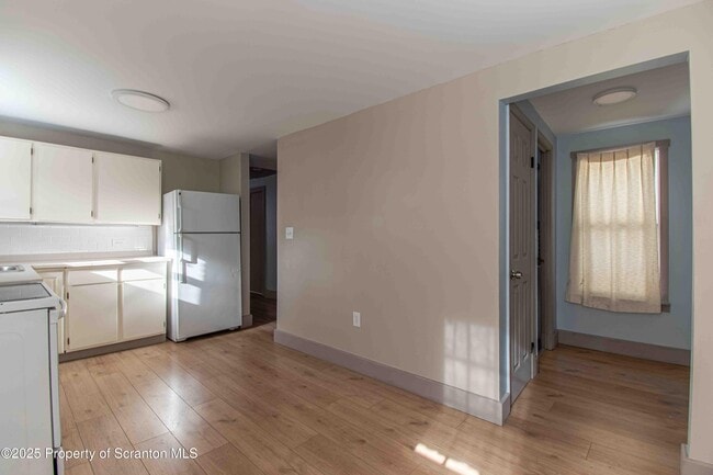 Building Photo - 540 N Main St