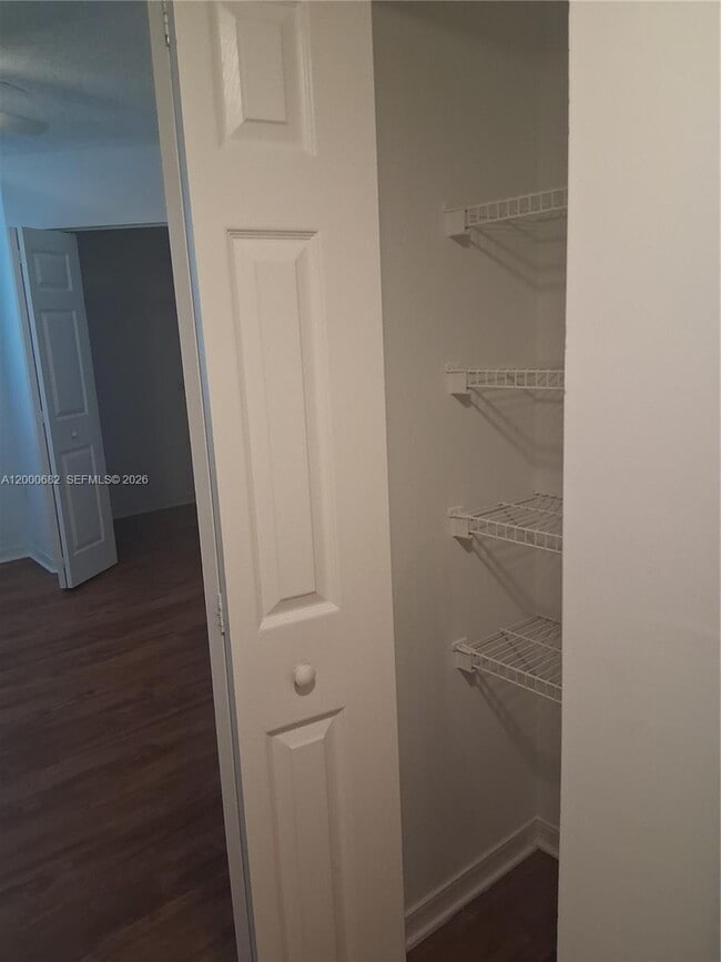 Building Photo - 620 SW 111th Ave