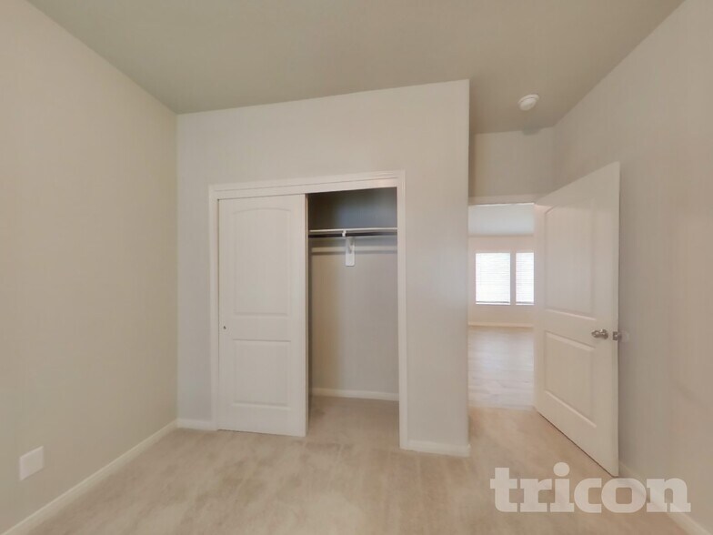 Building Photo - 9834 Gln Brk Ln