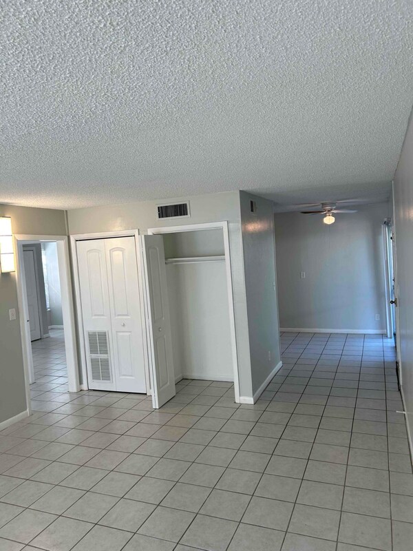 Building Photo - 3877 Herschel St