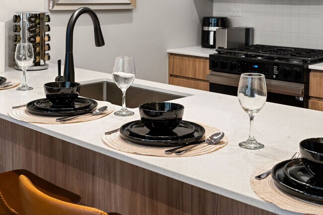 Building Photo - 6044 N Winthrop Ave