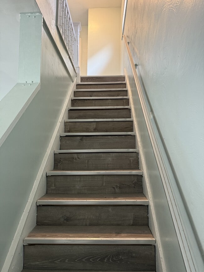 Building Photo - 1310 Pirl St