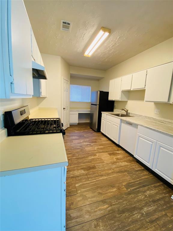 Building Photo - 11018 Almond Grove