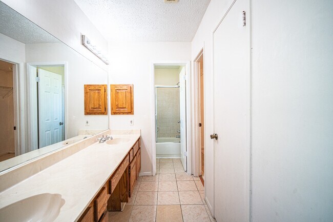 Building Photo - 6606 Felgate Creek Ct