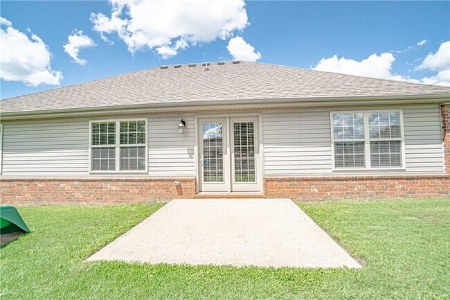 Building Photo - Spacious 4-Bedroom Home with Solar Panels & Tesla EV Charger in Bentonville!