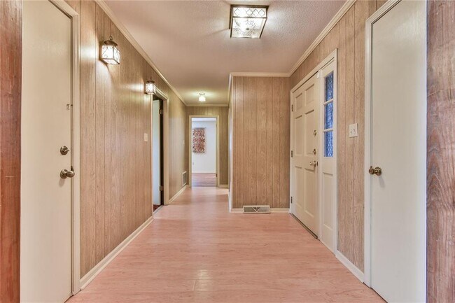 Building Photo - 935 Powderbag Creek Rd