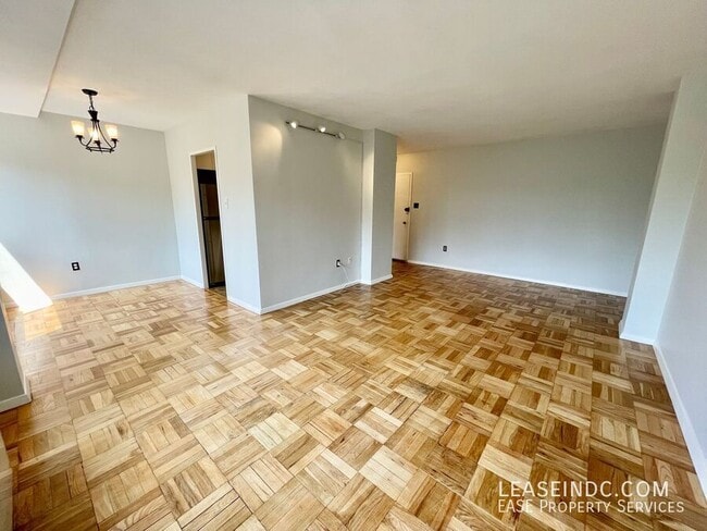 Building Photo - 4000 Tunlaw Rd NW