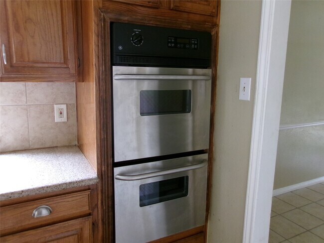 Building Photo - 16315 Morning Quail Ct