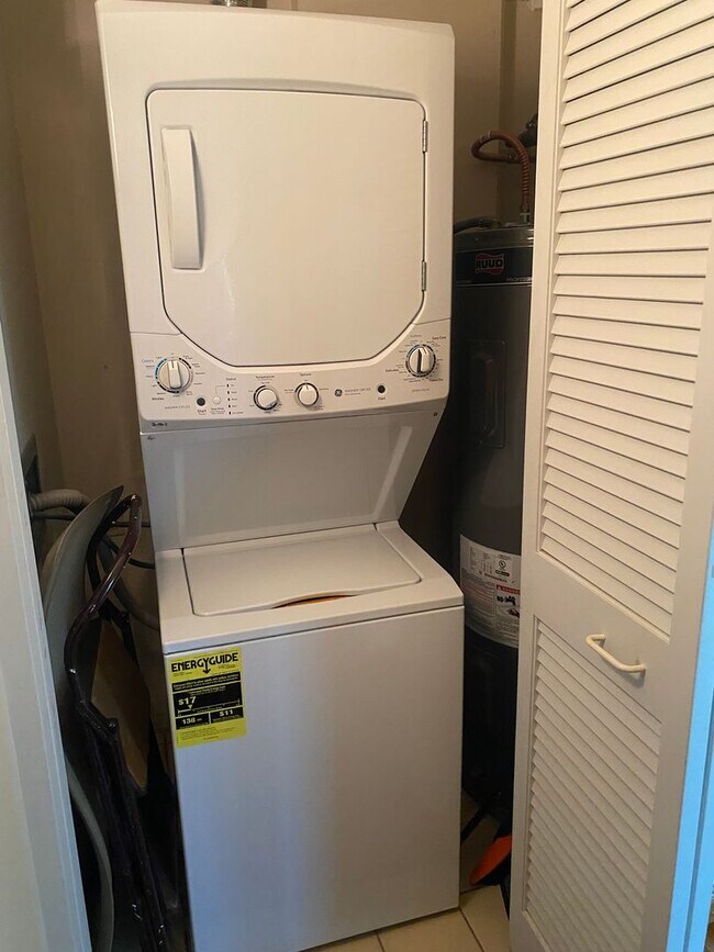 Building Photo - 1015 Wilder Ave