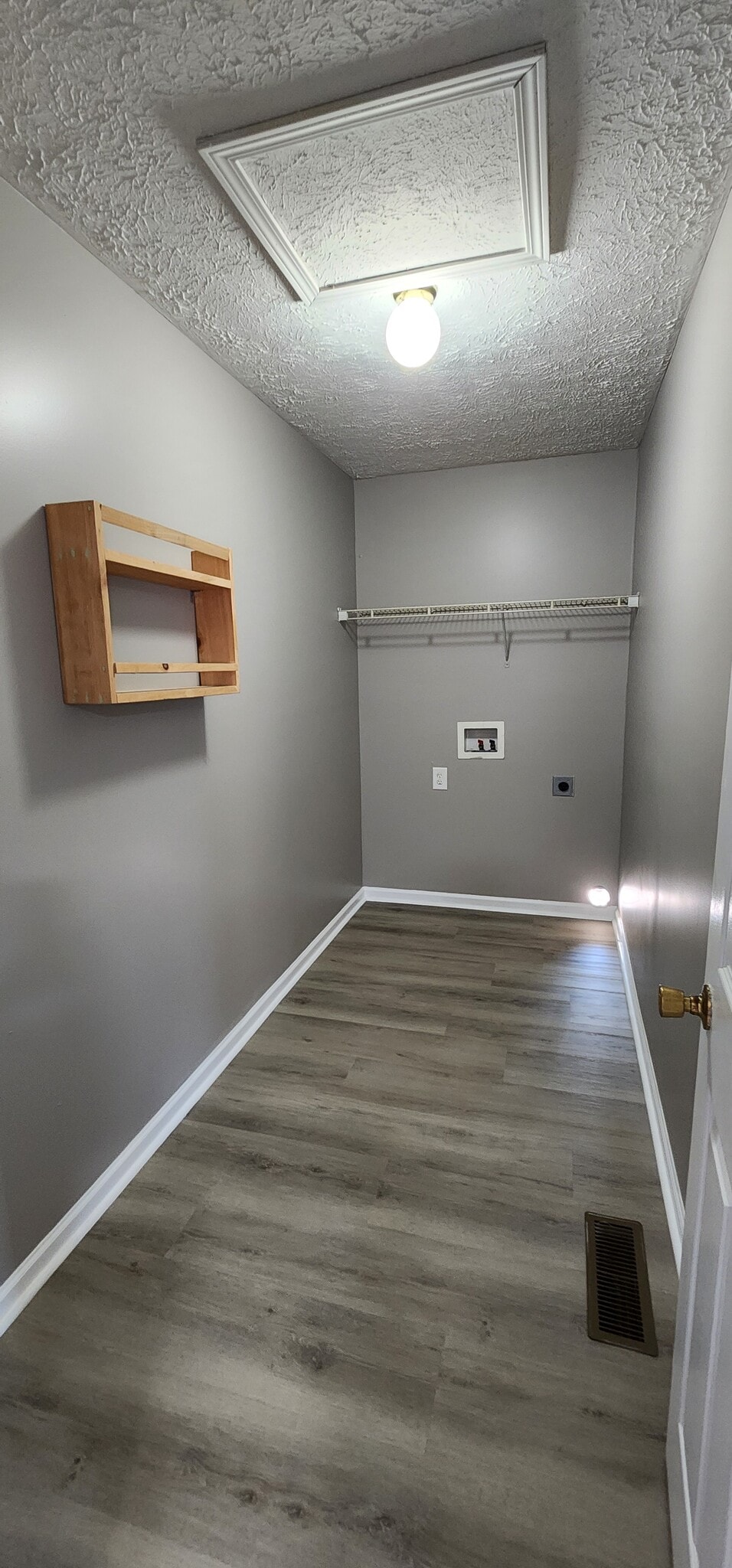 Laundry Room - 4532 Winslow Dr