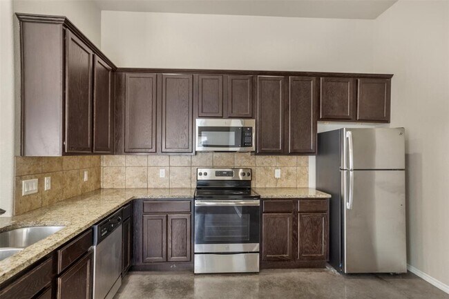 Building Photo - 533 Jack Rabbit Ln
