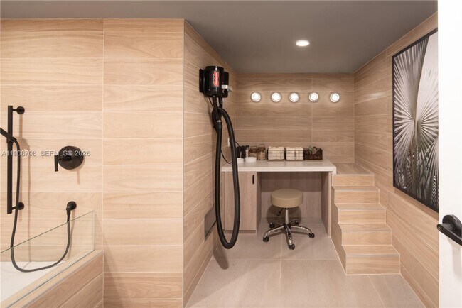 Building Photo - 3900 Alton Rd