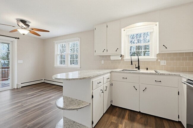 Building Photo - 110 Oswego St