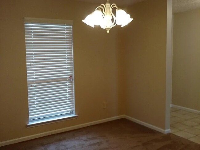 Building Photo - 96 W Daryl Dr