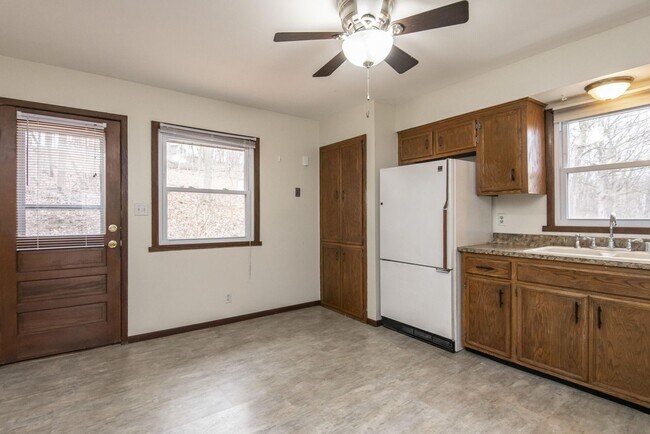 Building Photo - 21225 Mary Lynn Dr