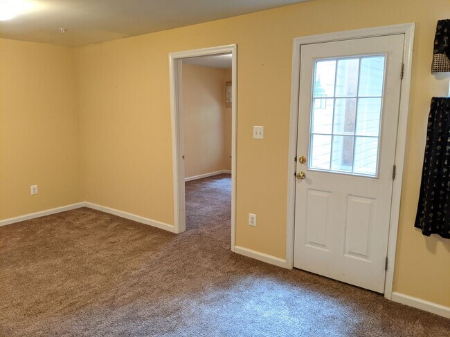 Building Photo - Townhouse in Spring Ridge community - OAKD...