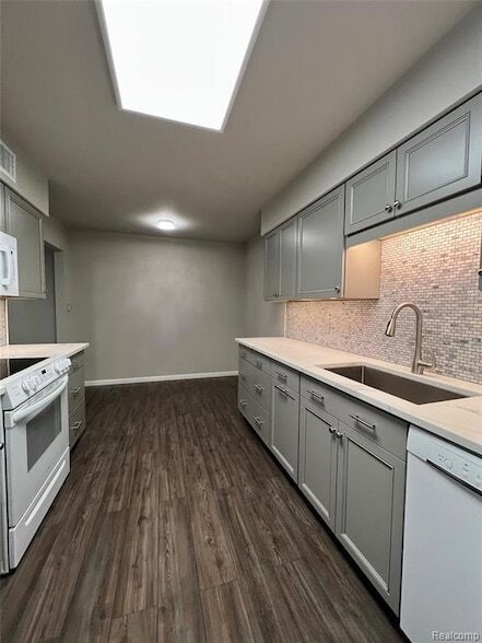 Building Photo - 521 E University Dr