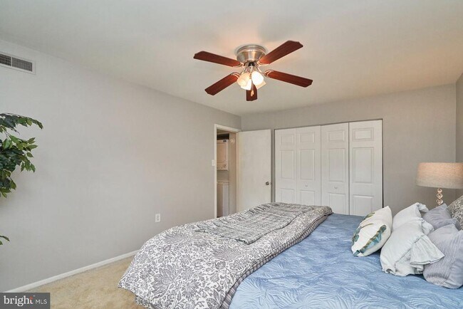 Building Photo - 3340 S 28th St