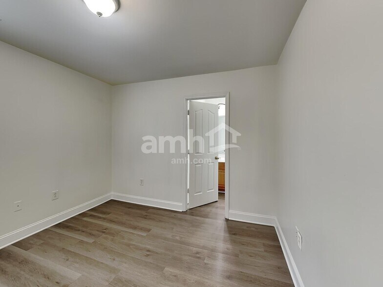 Building Photo - 404 Annaberg Ln