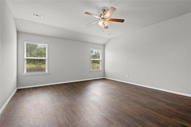 Building Photo - 313 Wood Creek St