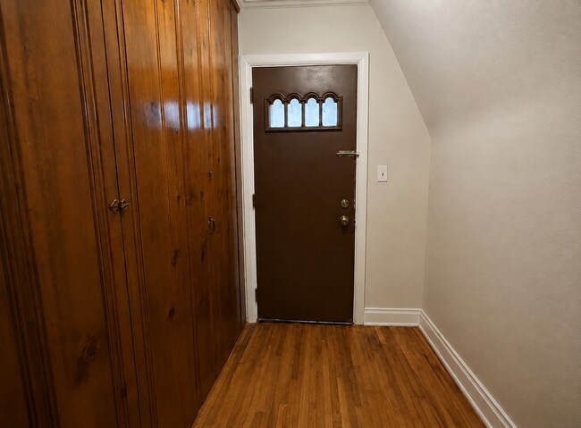 Building Photo - Charming 2BR/2.5 BA Anoka Home Available 8/1! Walk to Downtown