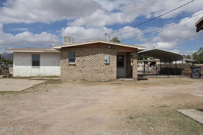 Building Photo - 906 Geronimo Dr