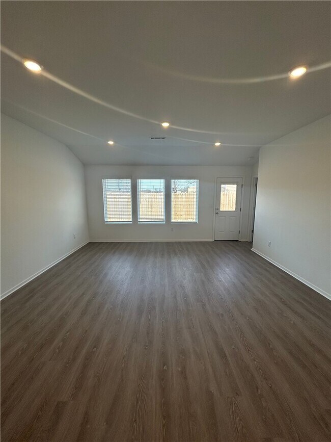 Building Photo - 112 NW 67th Ave