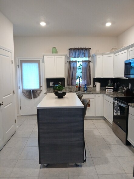 Building Photo - 2317 Litchfield Lp