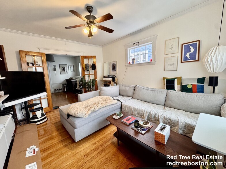 Building Photo - 21 Saint Peter St