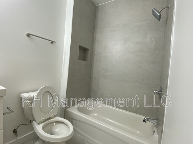 Building Photo - 976 N 45th St