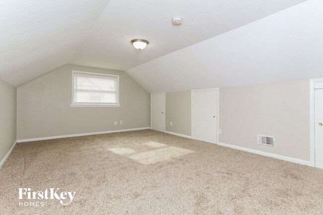 Building Photo - 2741 Jonrose Ave