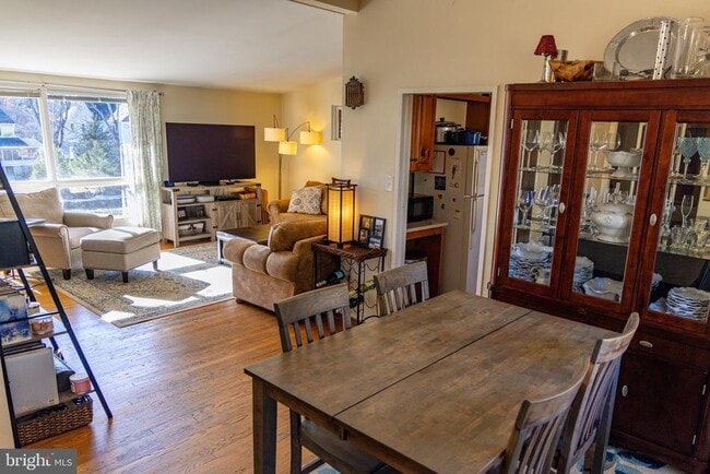 Building Photo - 6519 Byrnes Dr