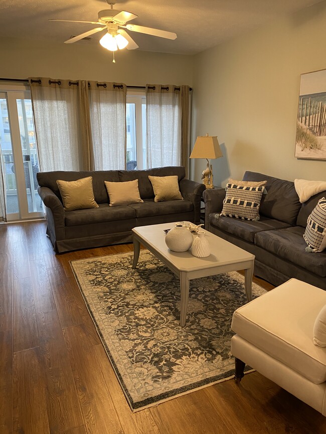 Building Photo - 601 Hillside Dr N