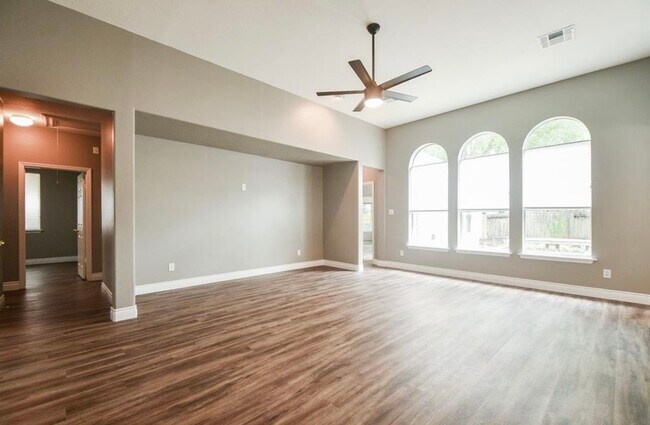 Building Photo - 18 E Knightsbridge Dr