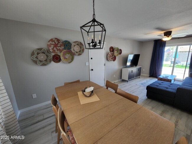 Building Photo - 630 E Julie Dr