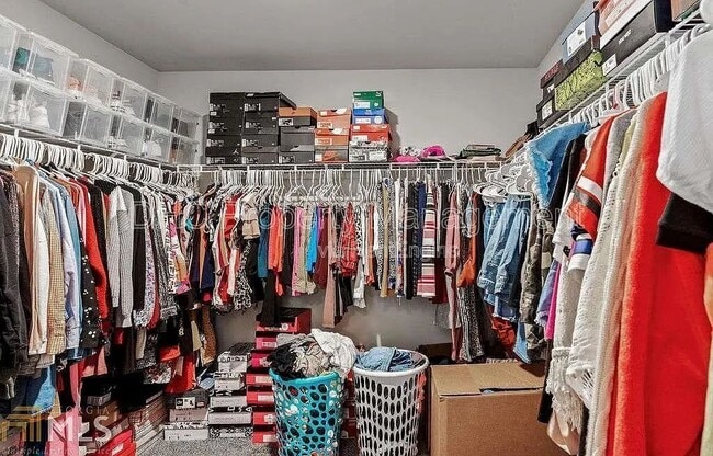 Building Photo - 4999 Rapahoe Trail