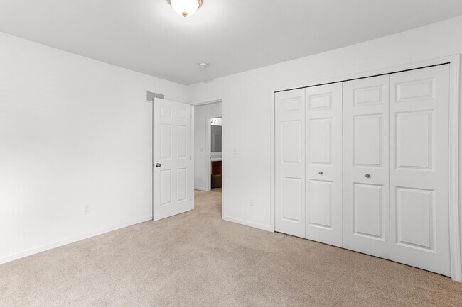 Building Photo - 286 Springview St