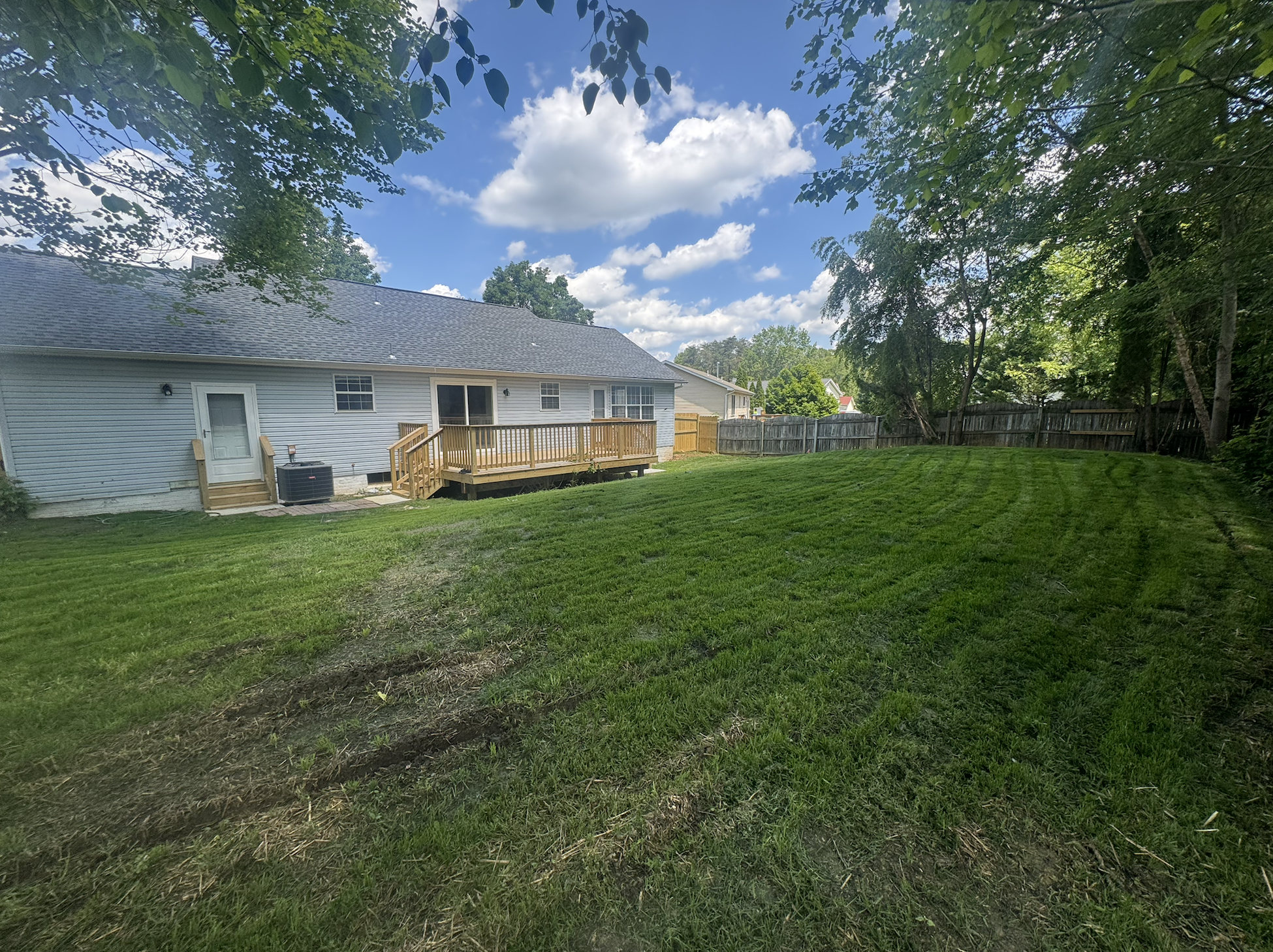 Building Photo - 5 Renwick Ct