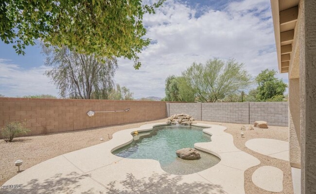 Building Photo - 17743 W Calavar Rd