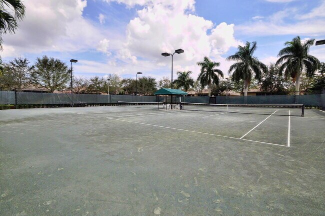 Building Photo - 7145 Veneto Dr