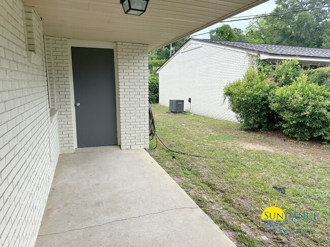 Building Photo - Convenient & Comfortable 2BR/1BA Home in P...